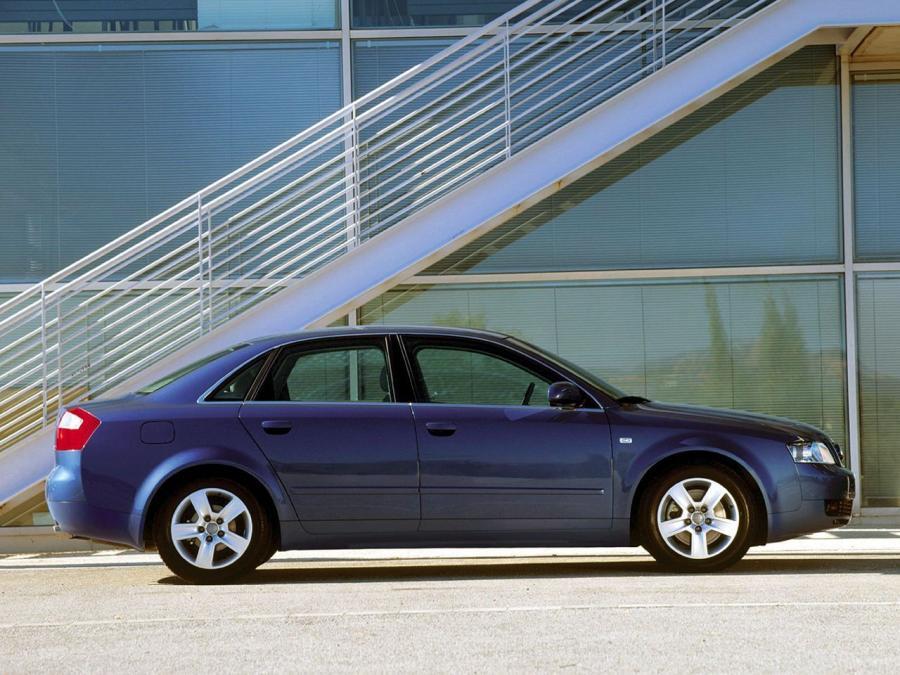  Audi A4 3.0 Sedan (B6,8E) 2000 года  (фото 4 из 9)